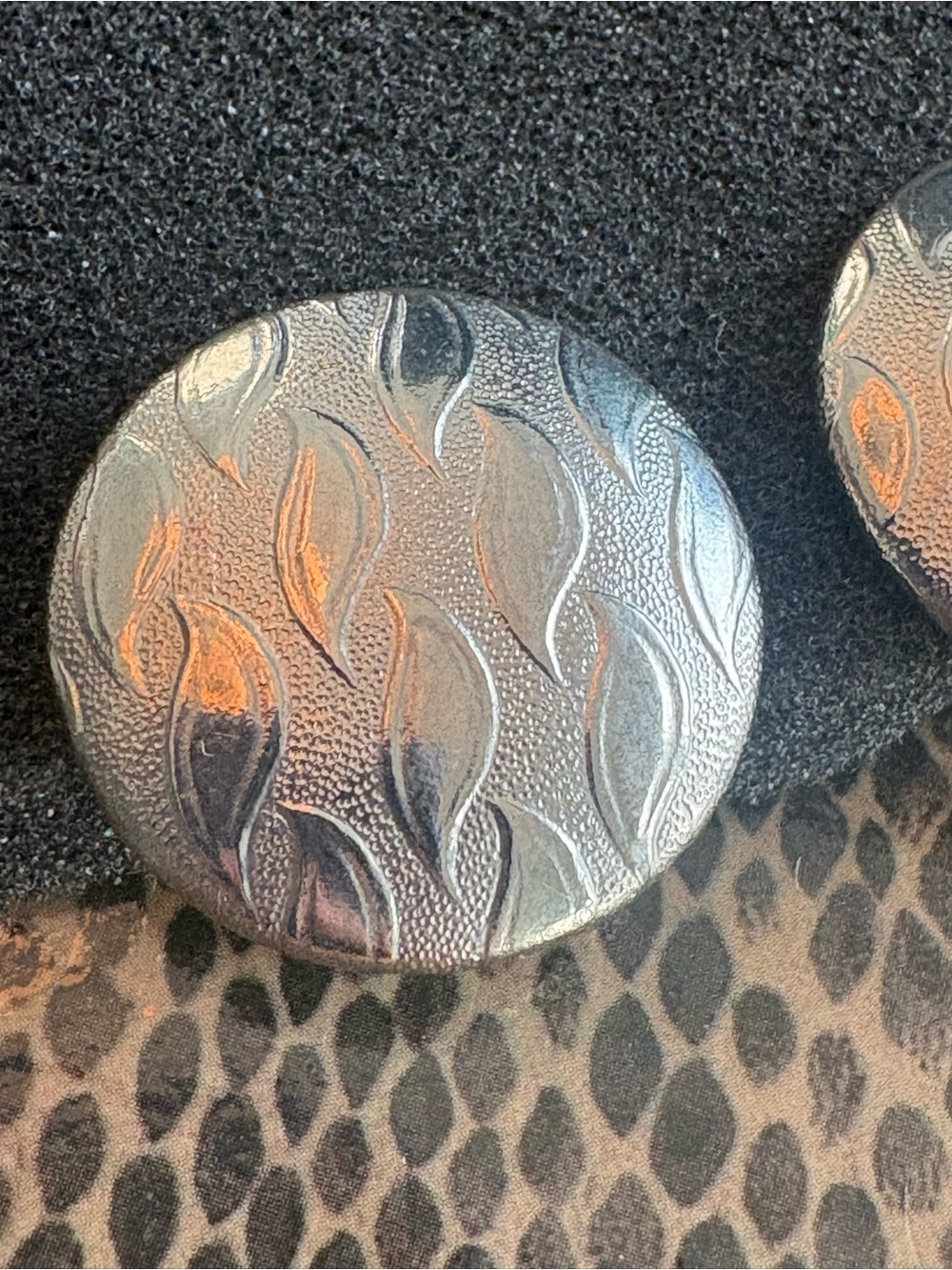 Vintage Silver Tone Button Clip-On Earrings w/ Engraved Leaf Pattern - Picture 2 of 6